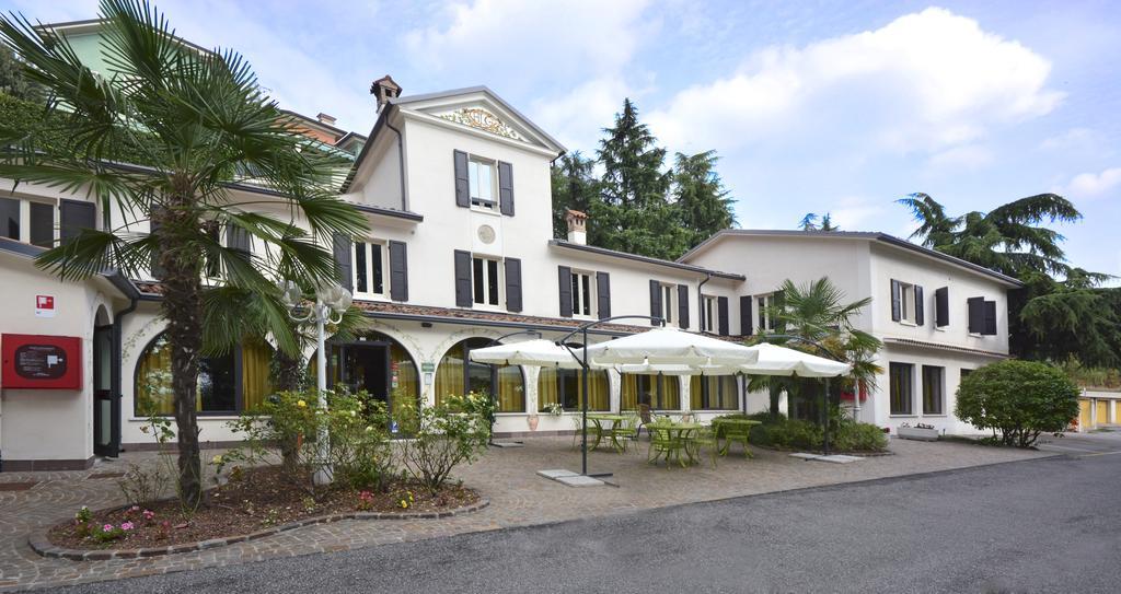 Hotel Ristorante La Grotta カスティリオーネ・デッレ・スティヴィエーレ エクステリア 写真