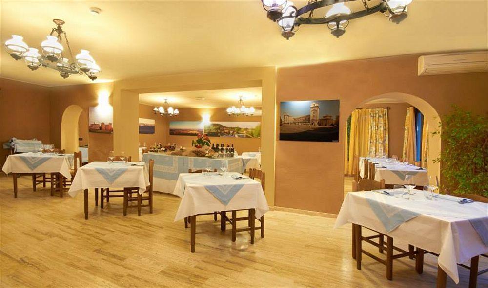 Hotel Ristorante La Grotta カスティリオーネ・デッレ・スティヴィエーレ エクステリア 写真